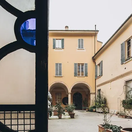 Gregorini Bingham Art Luxury Suites-2