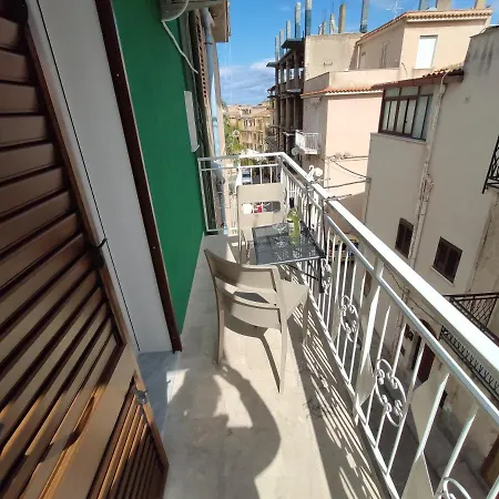 IN CENTRO ROOMS Vicino Cefalù-3