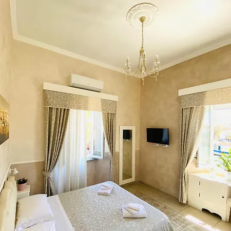 Domus Valadier B&B Guesthouse-3
