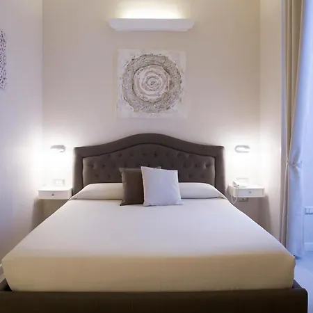 Royal Rooms Luxury Suite-2