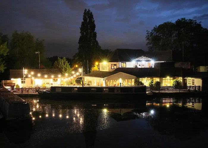 Canal Cottages