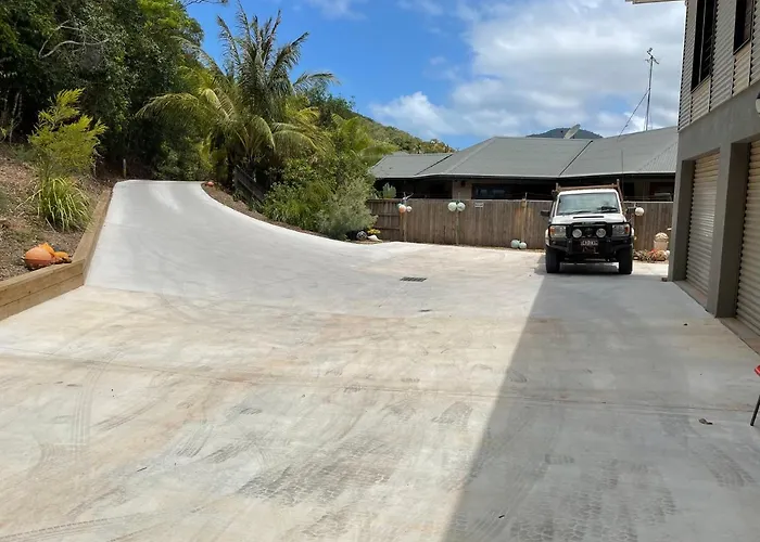 Riva-La-Vista-Cooktown Hotel