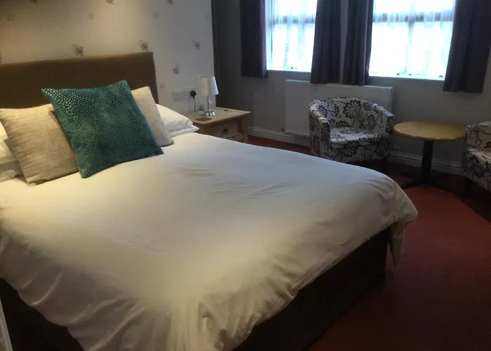 New Overlander Inn Penally