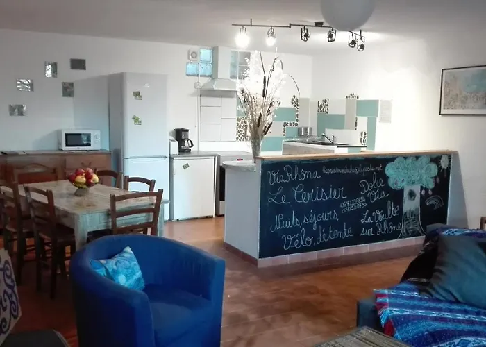 GITE Le CERISIER VIA RHONA DOLCE VIA La Voulte-sur-Rhone