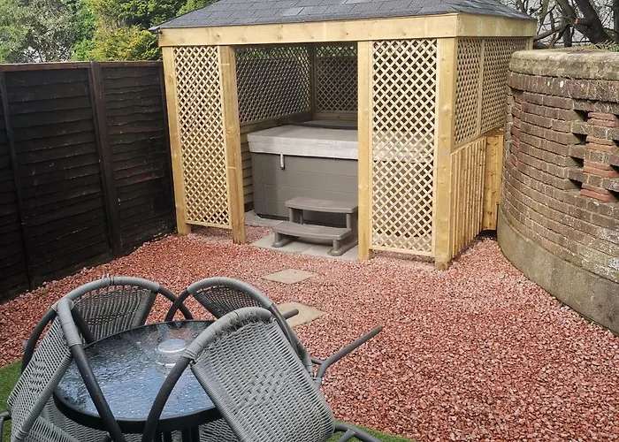 Glenfern Guest House And A Separate Cottage With Its Own Private Hot Tub