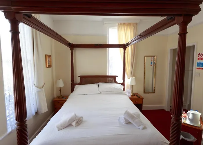 Bridge Guest House