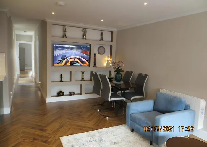 The Lodge Apartment