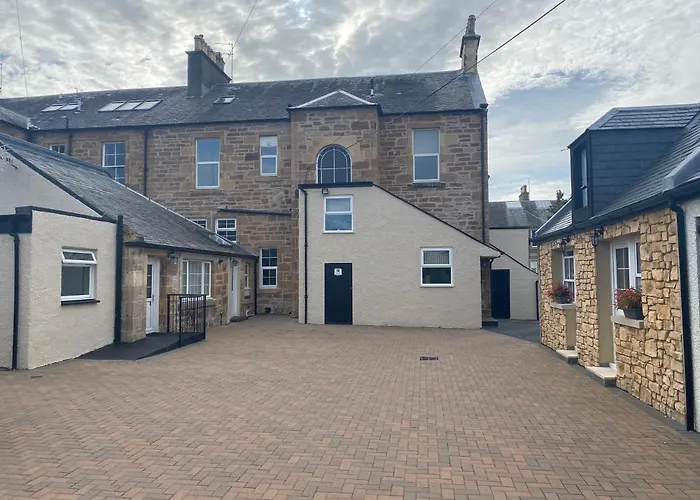 Hotel Miller House Courtyard Ayr