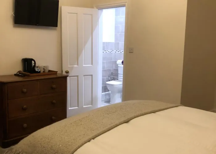 Old Lodge Guest House