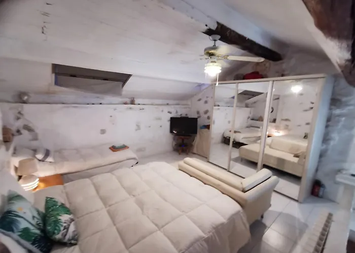 Romantic Casa Lorenzina Affittacamere Ventimiglia