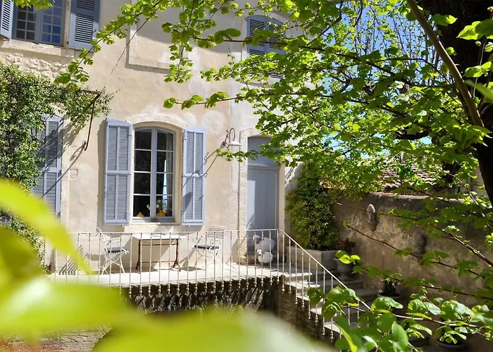 Le Petit Chateau