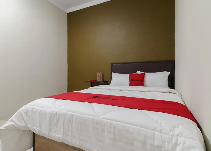 Reddoorz Near Cikampek Mall Karawang
