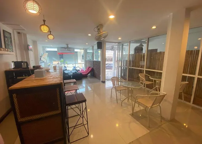 Nitro House Hostel Ko Tao
