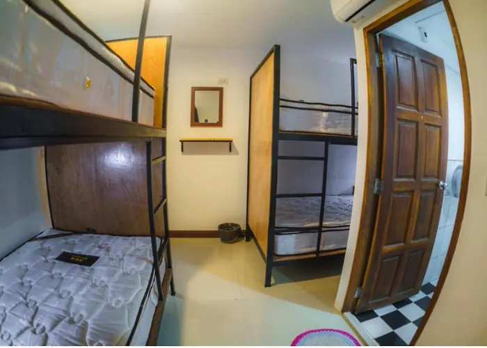 Nitro House Hostel Koh Tao