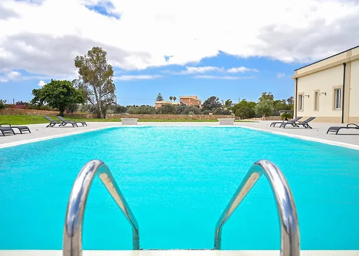 Dimora Savarino Suites With Pool