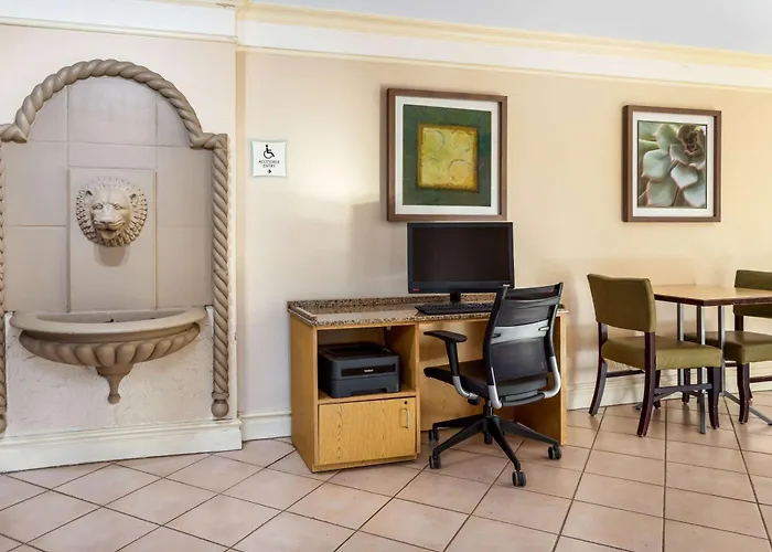 La Quinta Inn Tampa Airport Stadium Westshore