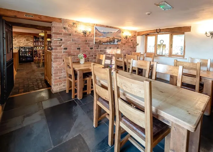 The Wayside And Whisky Barn Hotel Whitbeck