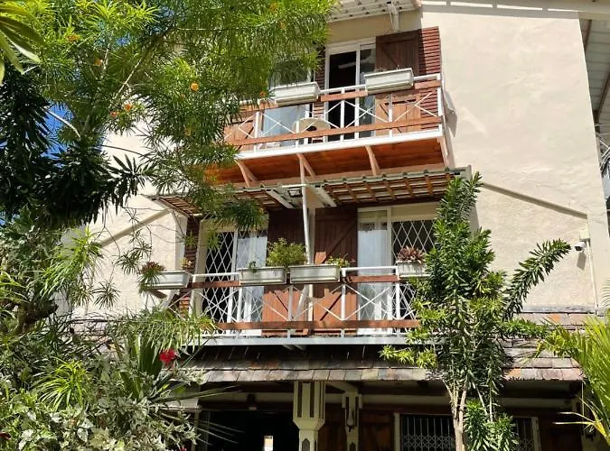 Chez Henri Hotel Pointe d'Esny