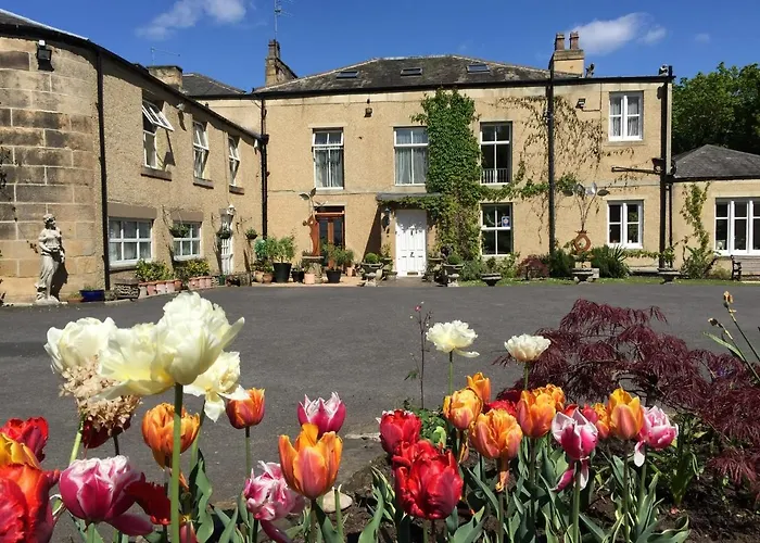 Hedgefield House