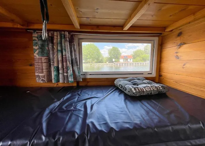 Ausflugsrestaurant&Pension Aalbude&Hausfloßvermietung 15 PS am Kummerower See-Verchen Dargun