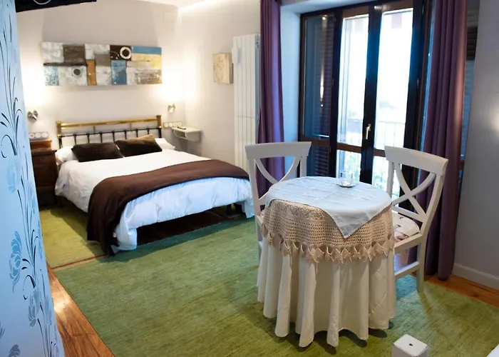 Hostal Rural Txapi Txuri Logis Hotels Murillo el Fruto
