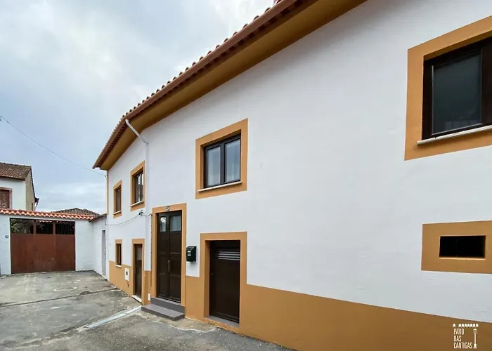 Pátio das Cantigas Góis