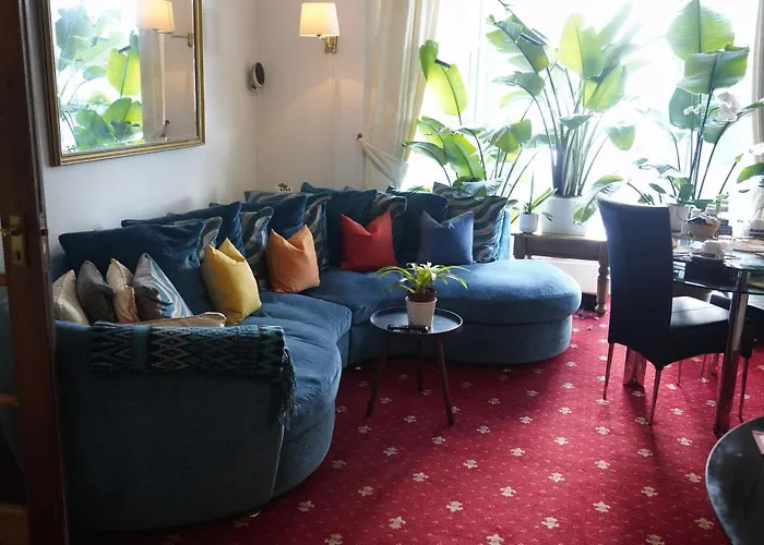 Marlborough Guest House B & B Tenby