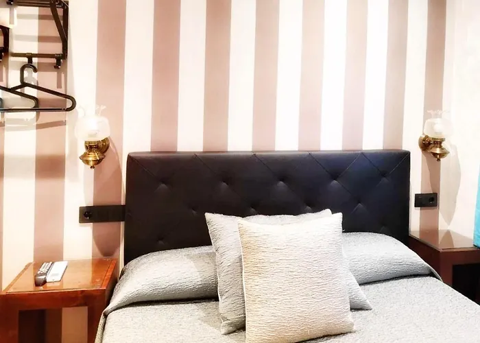 Hostal Plaza Segovia