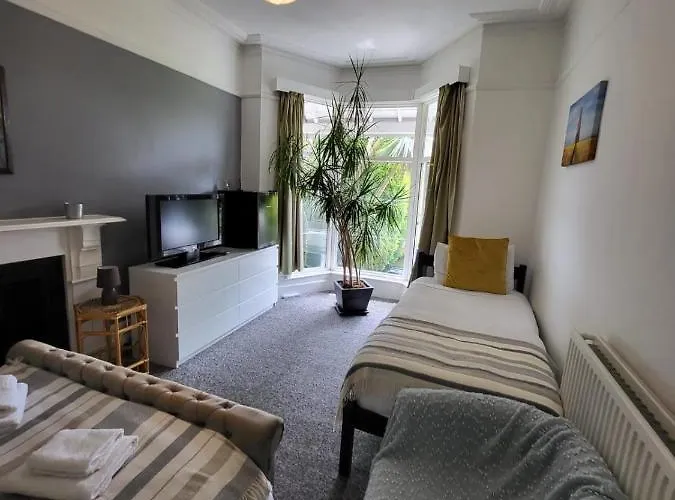 Aremo Room 1 Torquay