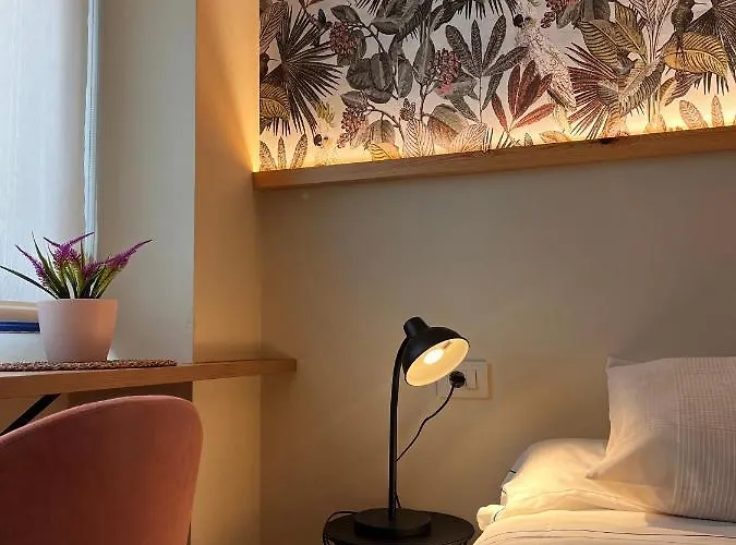 Hostal La Poetisa - Auto Check-In