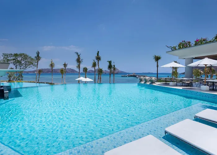 Ayana Komodo Waecicu Beach