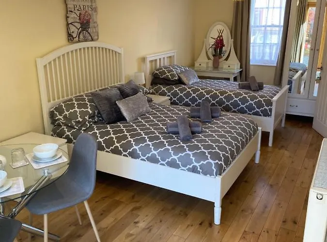 The Ashton Gate Mews Hotel Bristol