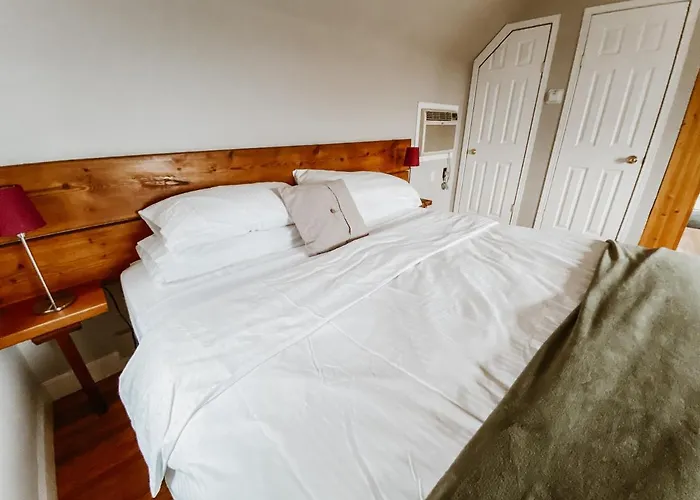 Irish Mountain Suites Meaford
