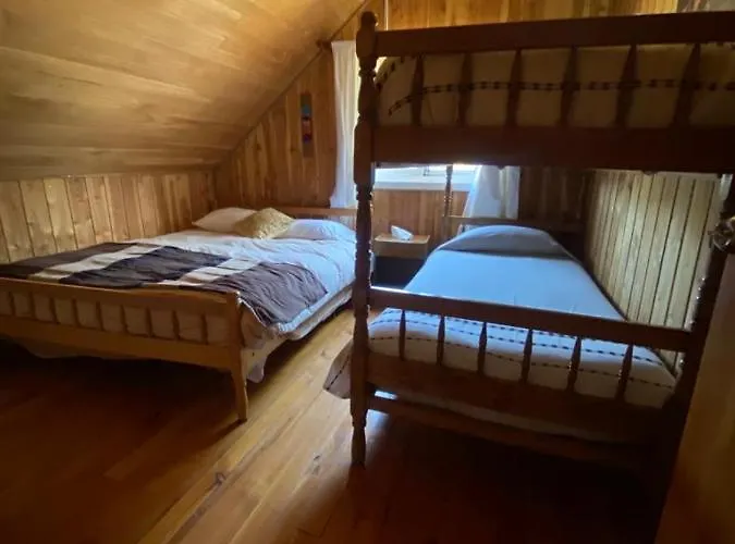 La Cantaria Hostal & Restobar Puerto Varas