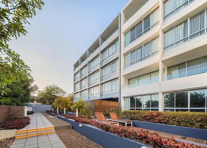 Oaks Nelson Bay Lure Suites