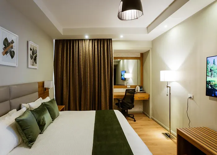 Monarch Hotel