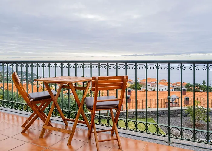Namaste House I Hotel Relogio do Poiso