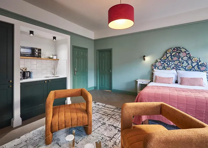 Arlington House Hotel - Self Check-In Suites