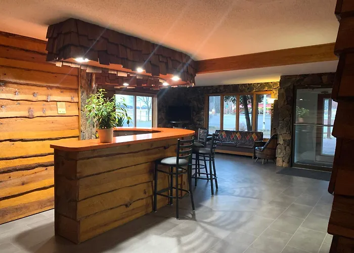 Bridge Inn Tomahawk -1St Floor, 2 Queen Size Bed, Walkout, River View