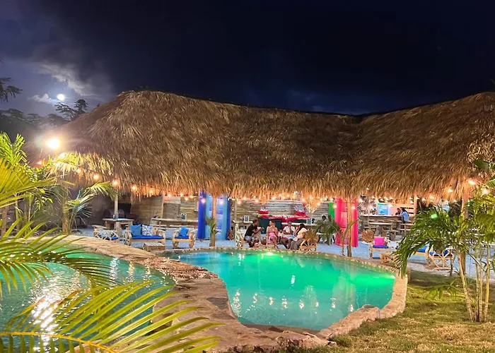 Chalet Tropical Hotel & Pool Bar Restaurant