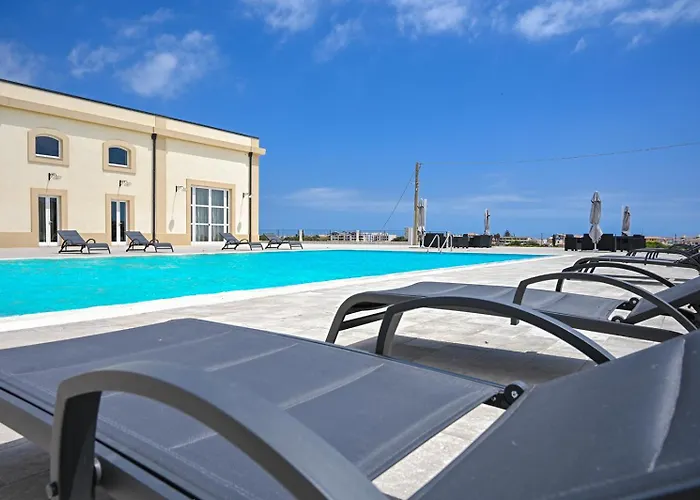 Dimora Savarino Suites With Pool