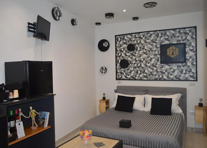 Geometric Art Home