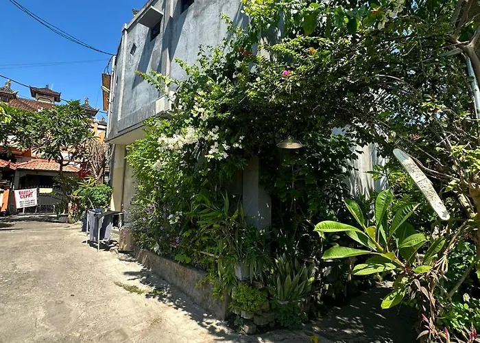 Sari Buana Bed & Breakfast Kuta 