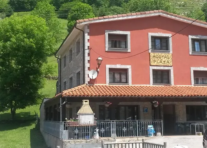 Hostal La Plaza Tielve