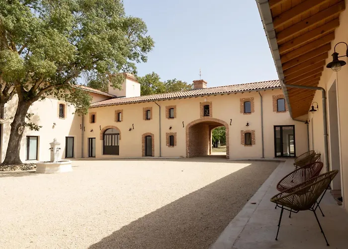 Chateau De La Busquette - La Magdelaine-Sur-Tarn