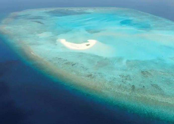 Ocean Voice Beach Resort & Diving Nolhivaranfaru