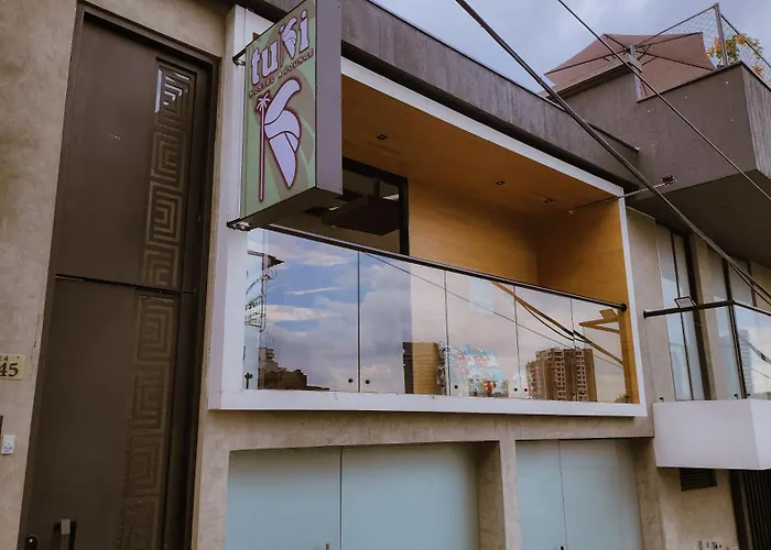 Tuki Hostel & Lounge