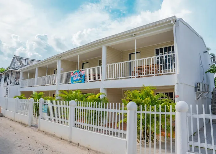 Rocky Cay Lodging