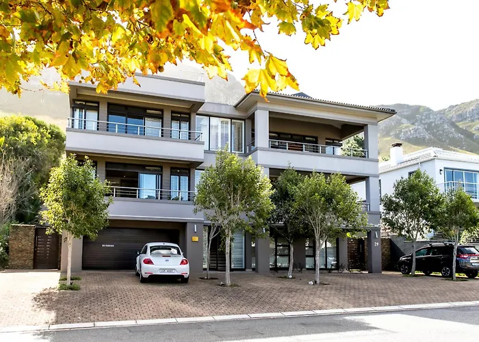Selkirk House