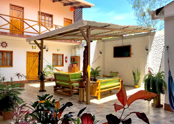 Hostal Laurita Beach Montañita
